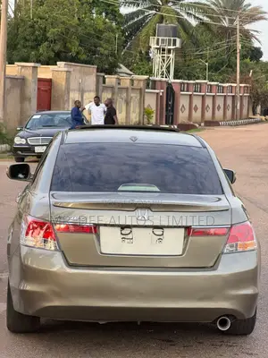 Honda Accord 2011 Gold