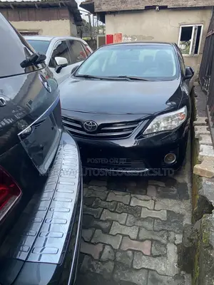 Toyota Corolla L 4dr Sedan (1.8L 4cyl 5M) 2012 Black