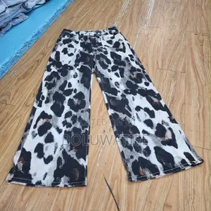 Classy and Stylish Baggy Jeans