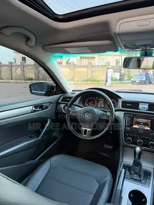 Volkswagen Passat 2014 Black