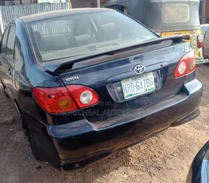 Toyota Corolla LE 2005 Blue