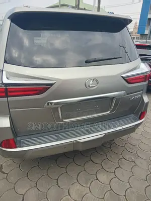 Lexus LX 570 AWD 2018 Gold