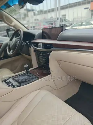 Lexus LX 570 AWD 2018 Gold
