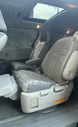 Toyota Sienna Limited 7 Passenger 2012 Gray