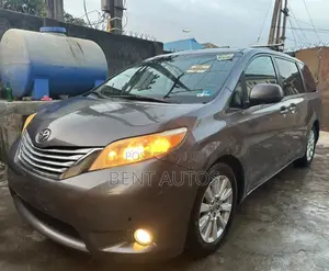 Toyota Sienna Limited 7 Passenger 2012 Gray