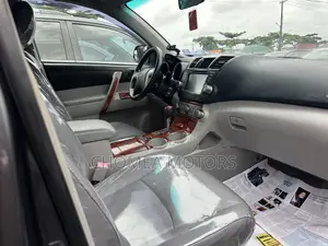 Toyota Highlander 2010 Gray
