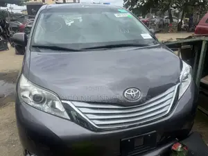 Toyota Sienna 2015 Gray