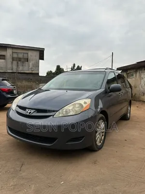 Toyota Sienna XLE 2008 Gray