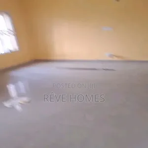 3bdrm Block of Flats in Mende for rent