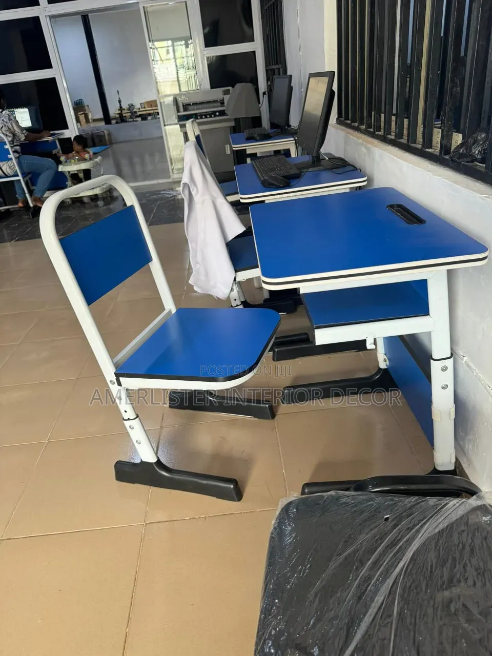 Student Reading Table and Chairs