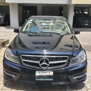 Mercedes-Benz C250 2012 Black