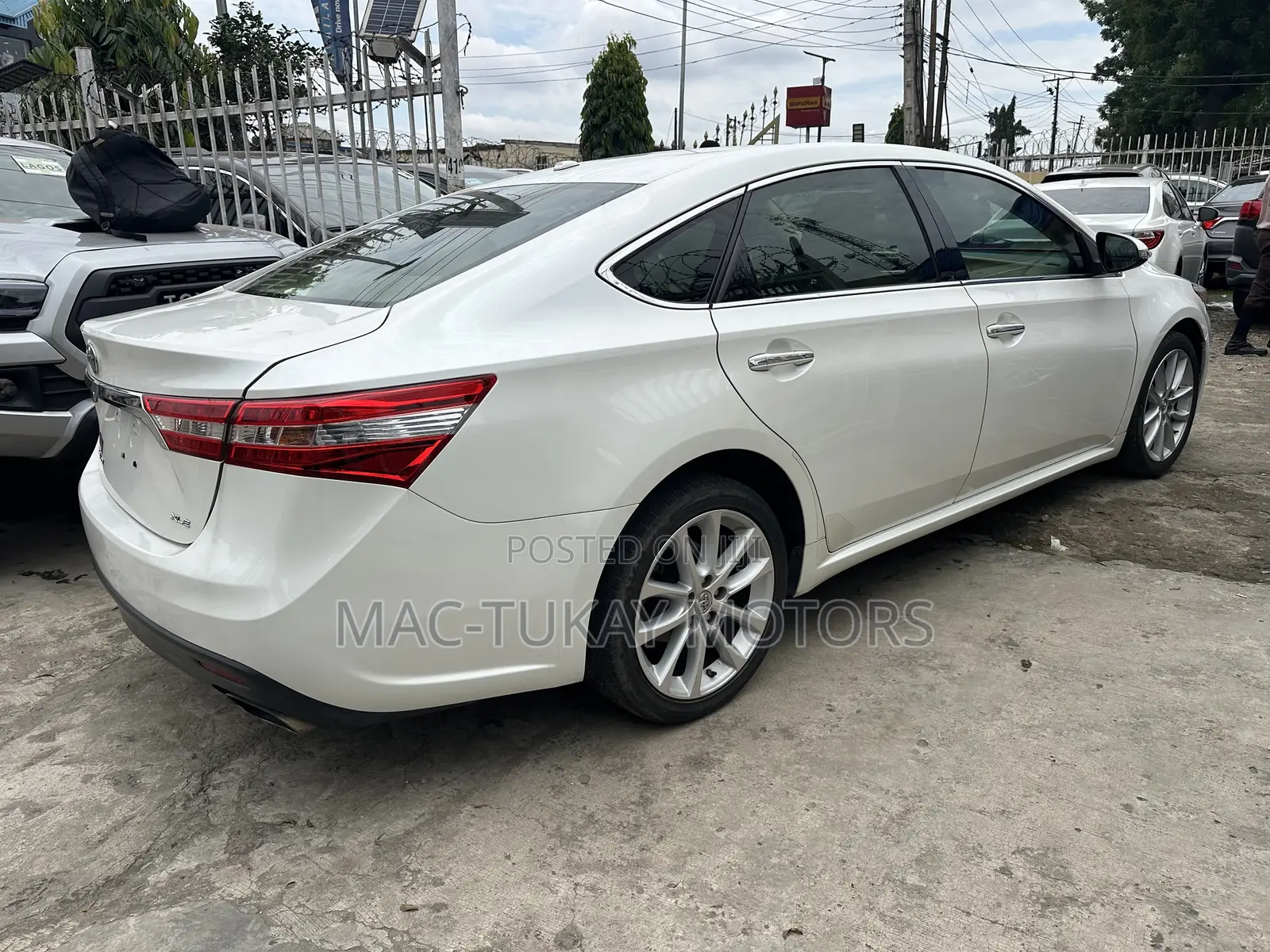 Toyota Avalon 2013 White