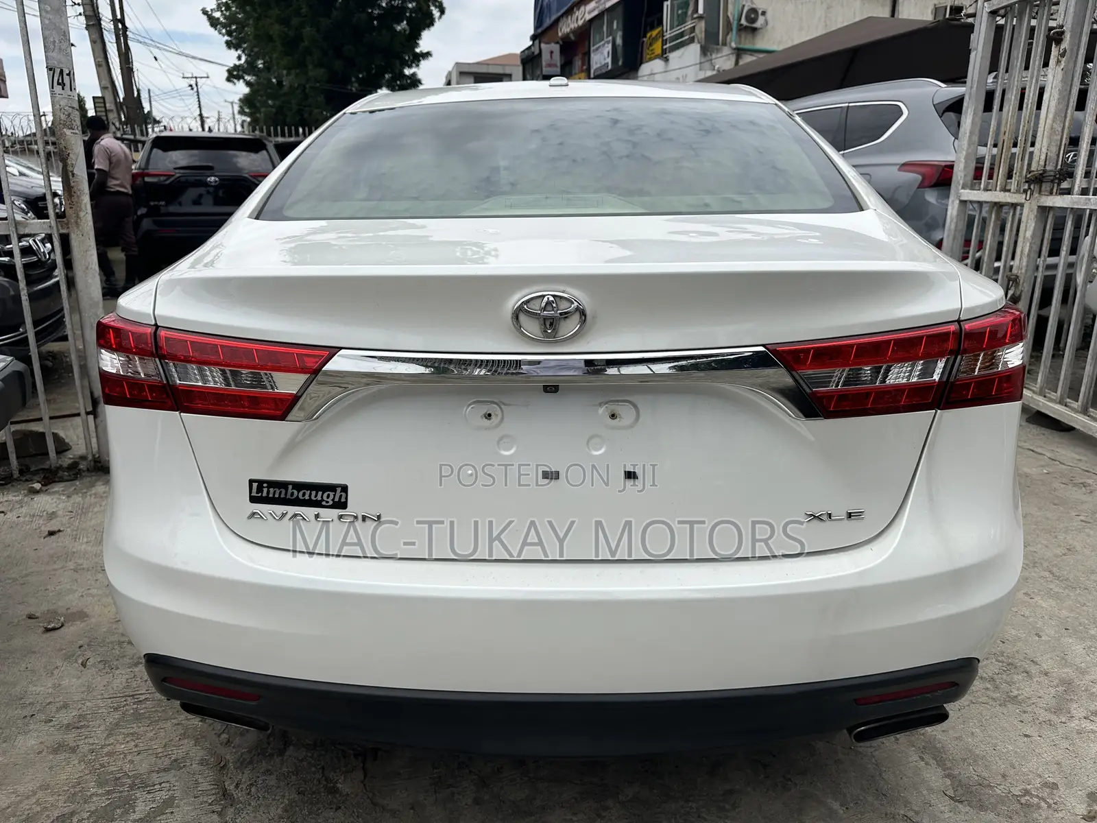 Toyota Avalon 2013 White