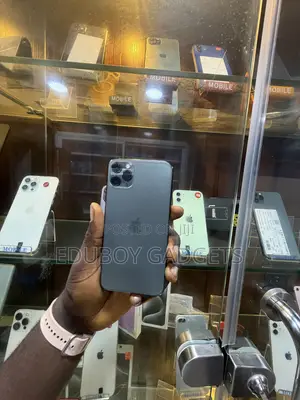 Apple iPhone 11 Pro Max 64 GB Green