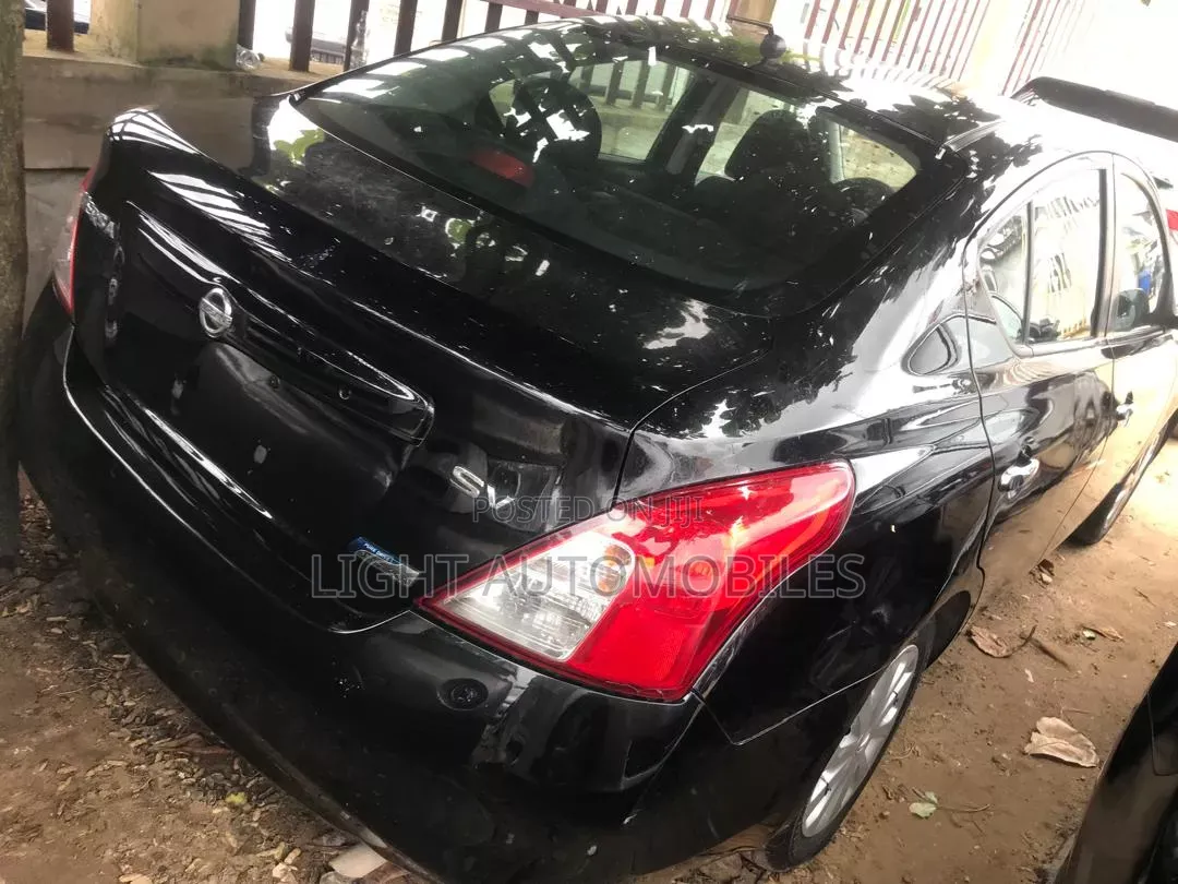 Nissan Versa 2012 Black