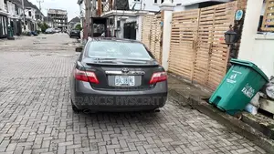 Toyota Camry SE V6 4dr Sedan (3.5L 6cyl 6AM) 2009 Gray