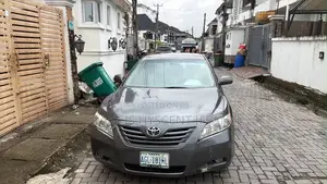 Toyota Camry SE V6 4dr Sedan (3.5L 6cyl 6AM) 2009 Gray
