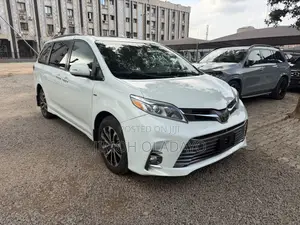 Toyota Sienna 2018 White