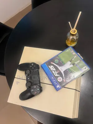 Play Station 4