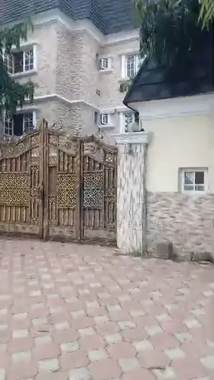 7bdrm Duplex in Maitama for sale