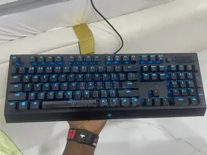 Gaming Keyboard Black Widow V3, Razer Green Switch (Clicky & Tactile)