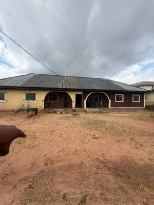 6bdrm House in Brains Properties, Benin City for sale