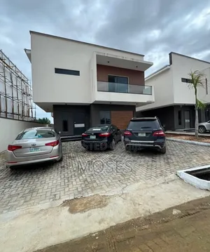 5bdrm Duplex in Inside An Access, Lekki Phase 1 for sale