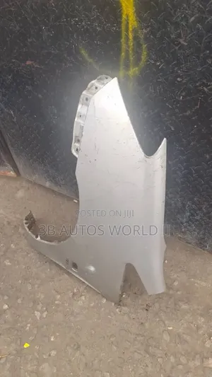 Toyota Corolla Verso 2005 Left Side Fender