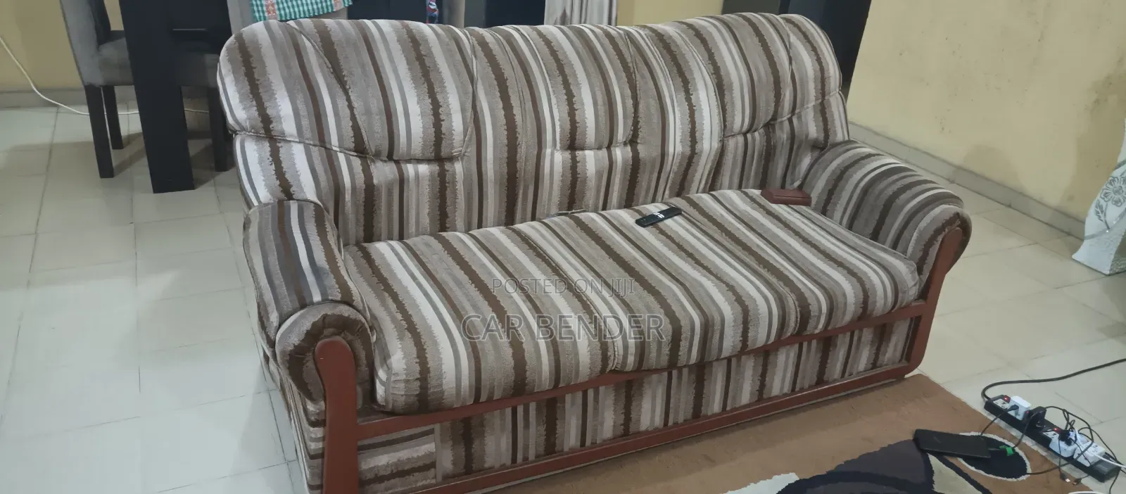 Neatly Used Sofa Set