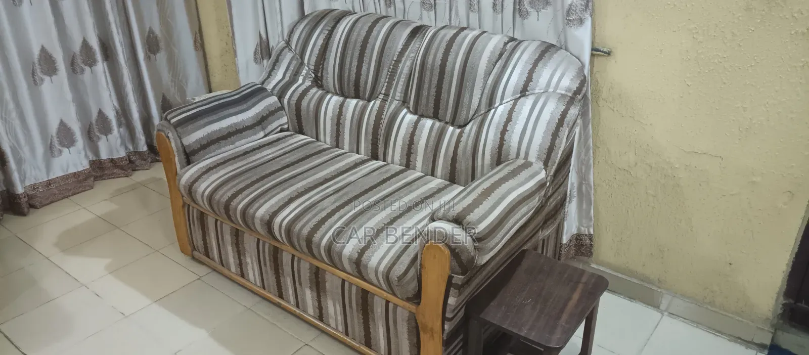 Neatly Used Sofa Set