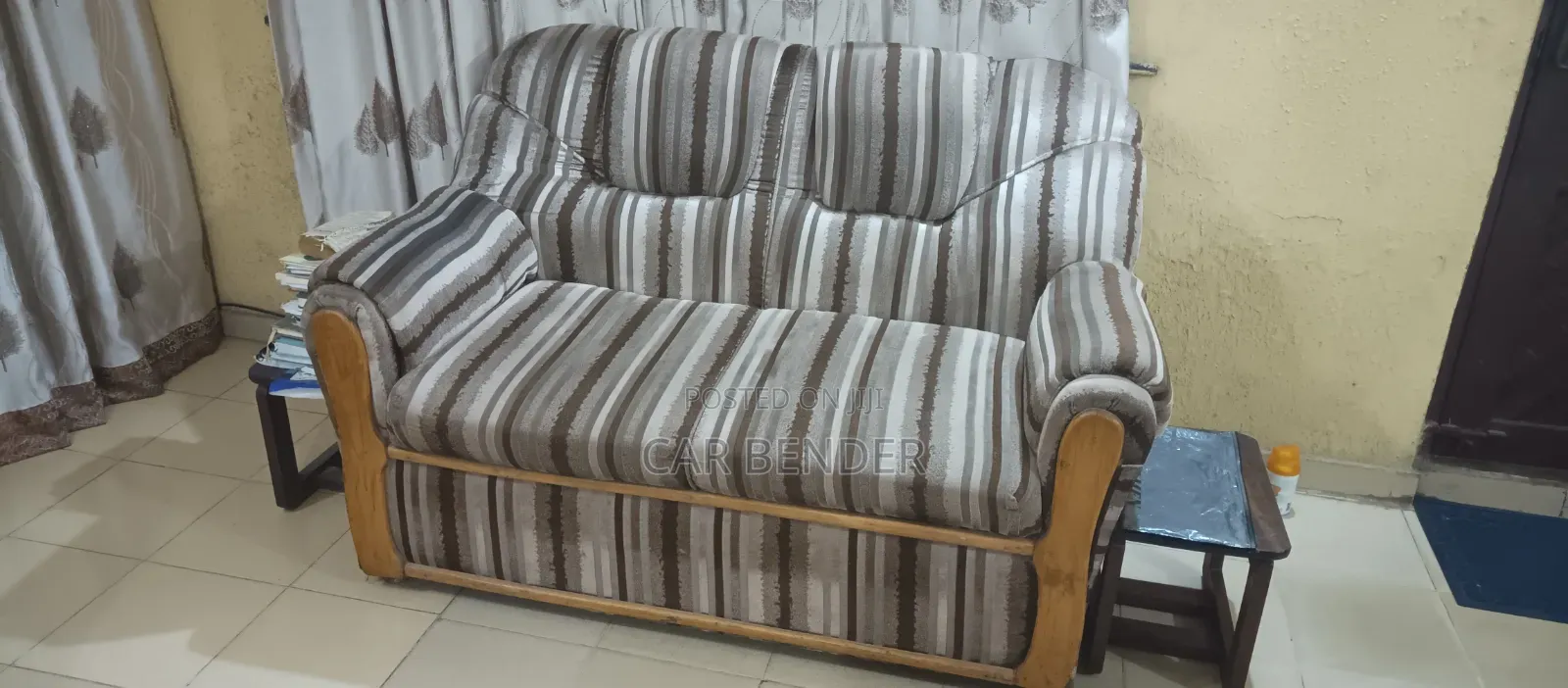 Neatly Used Sofa Set
