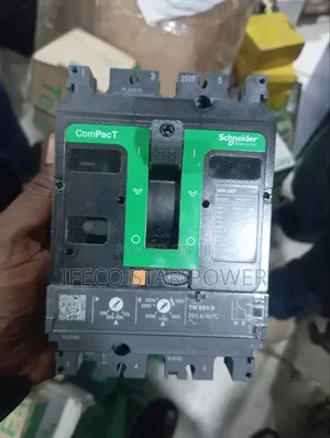Schneider Breaker 250a 3pole McCb