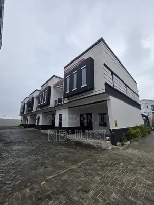 2bdrm Townhouse/Terrace in Chevron for sale
