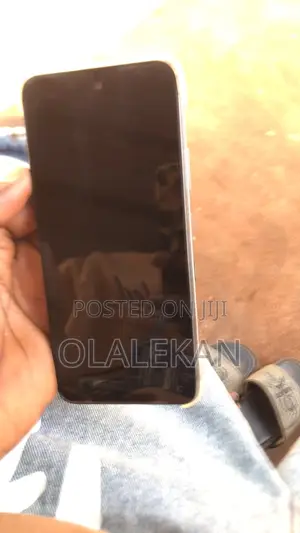 Infinix Hot 60i 128 GB Silver