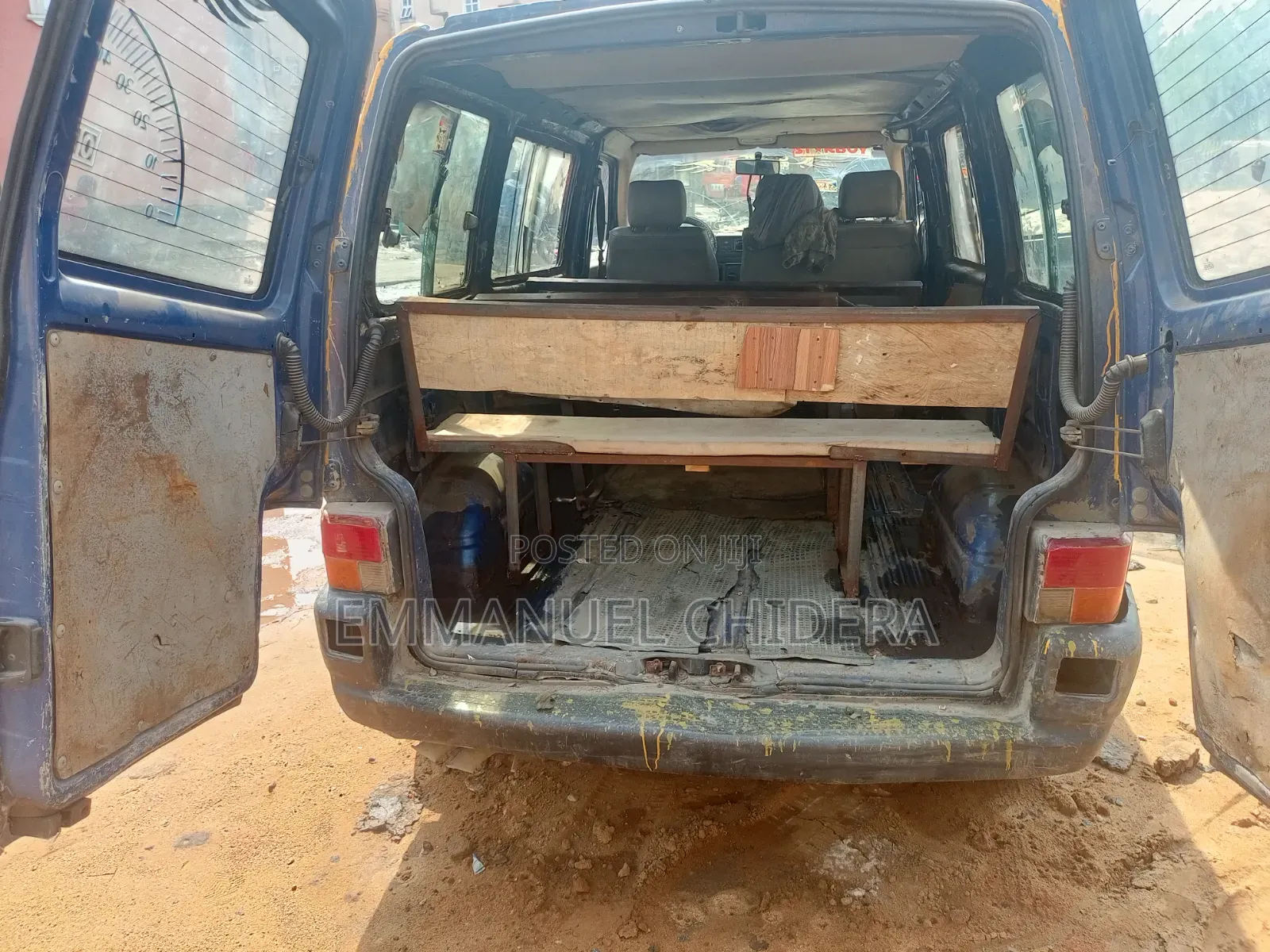 Volkswagen Transporter 2004 Yellow