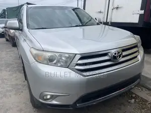 Toyota Highlander 3.5L 4WD 2013 Silver