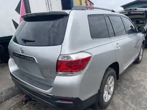 Toyota Highlander 3.5L 4WD 2013 Silver