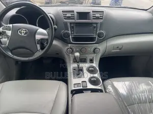 Toyota Highlander 3.5L 4WD 2013 Silver