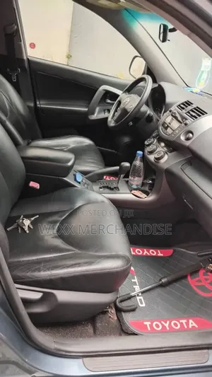 Toyota RAV4 2011 Blue