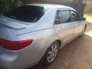Honda Accord 2005 Silver