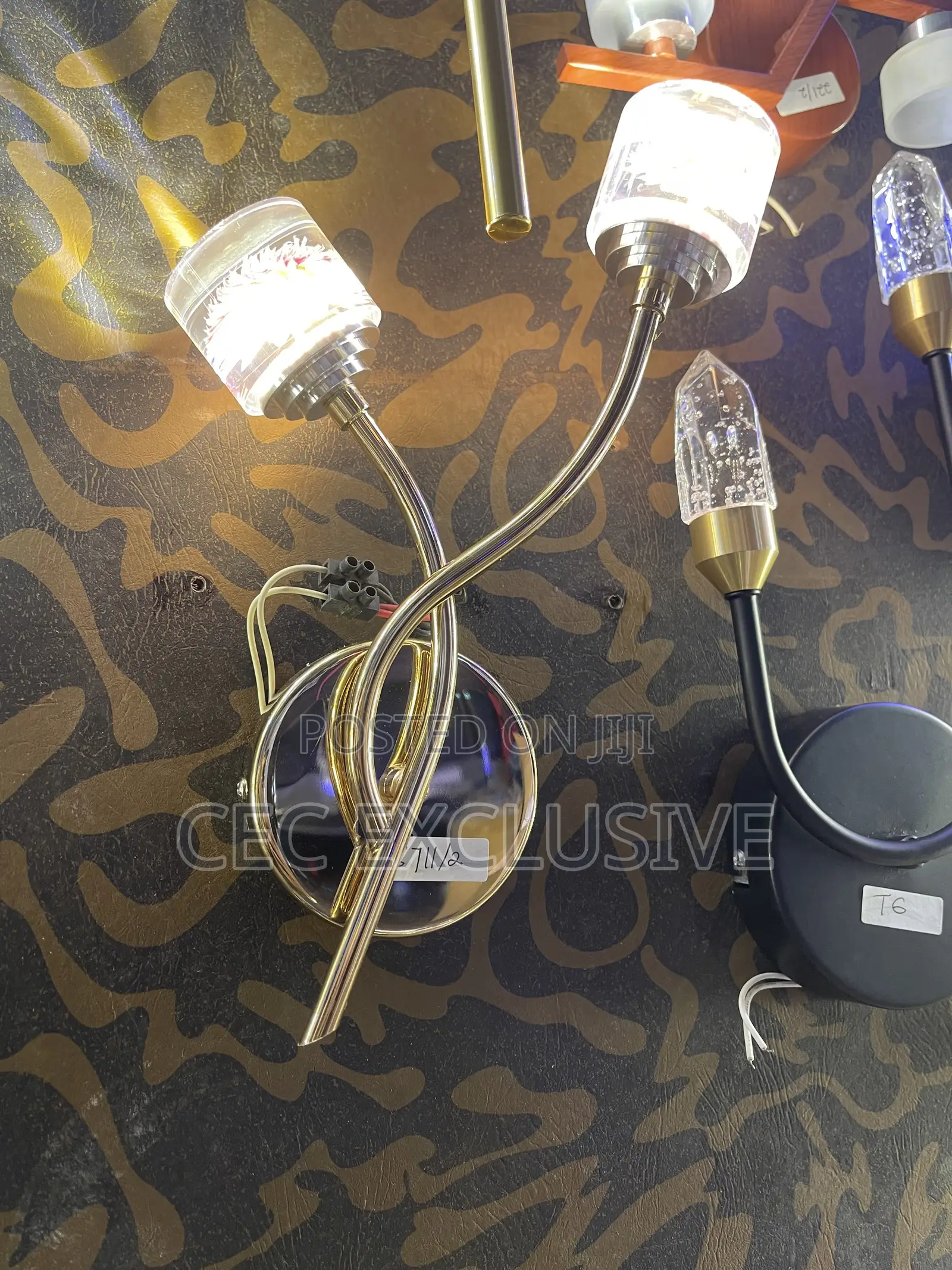 Double Hands Crystal Led Wall Bracket