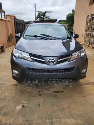 Toyota RAV4 XLE 4dr SUV (2.5L 4cyl 6A) 2014 Gray