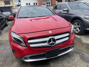 Mercedes-Benz GLA 250 2017 Red