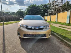 Toyota Camry 2014 Gold
