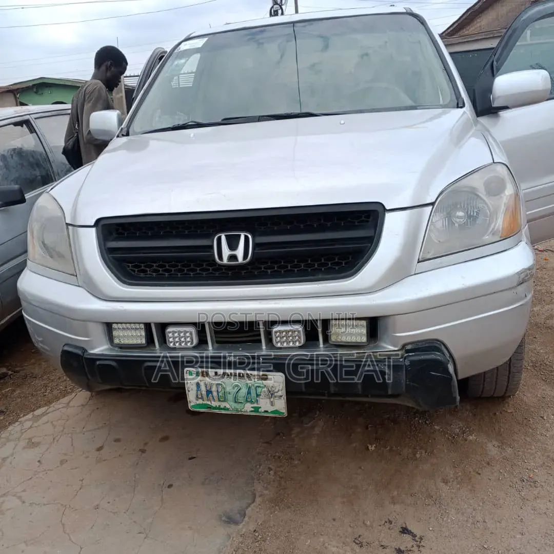 Honda Pilot 2005 Silver