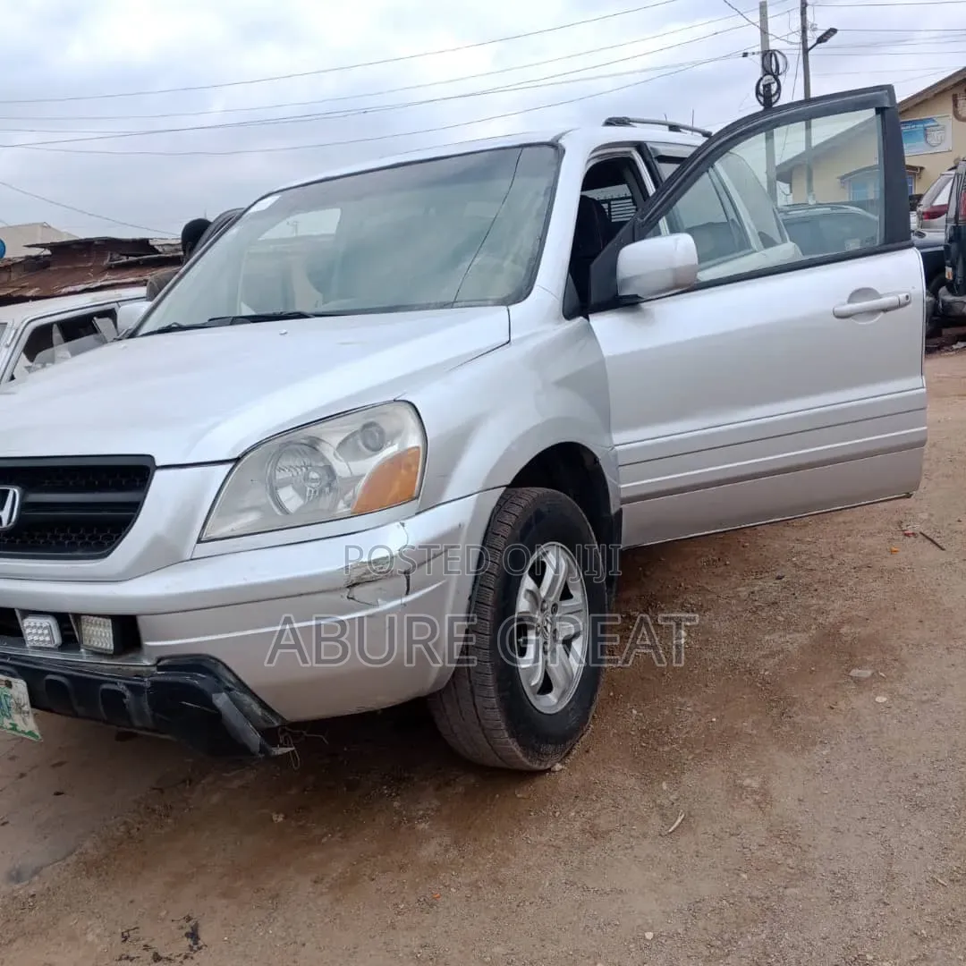 Honda Pilot 2005 Silver