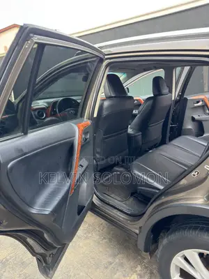 Toyota RAV4 Limited 4dr SUV AWD (2.5L 4cyl 6A) 2014 Gray