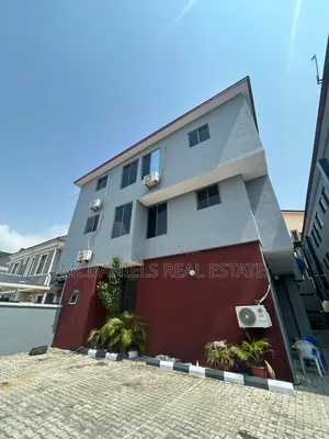 3bdrm Apartment in Lekki Phase 1 for sale