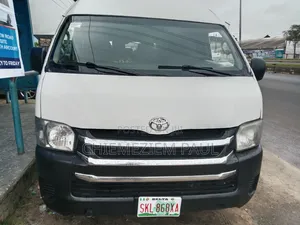 Toyota HiAce 2014 White