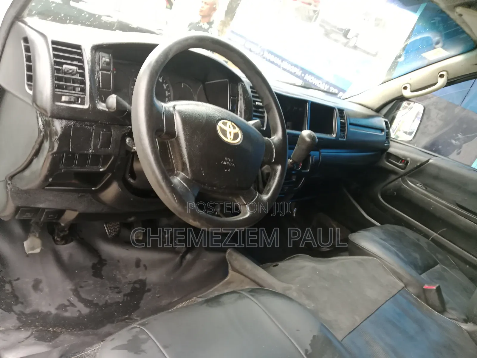 Toyota HiAce 2014 White